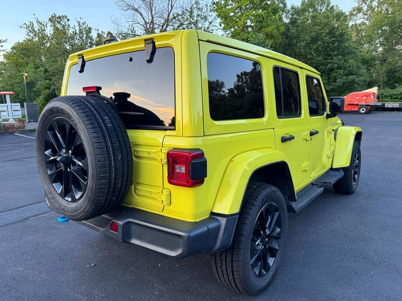2022 Jeep Wrangler Unlimited Sahara 4Xe - Фото 3