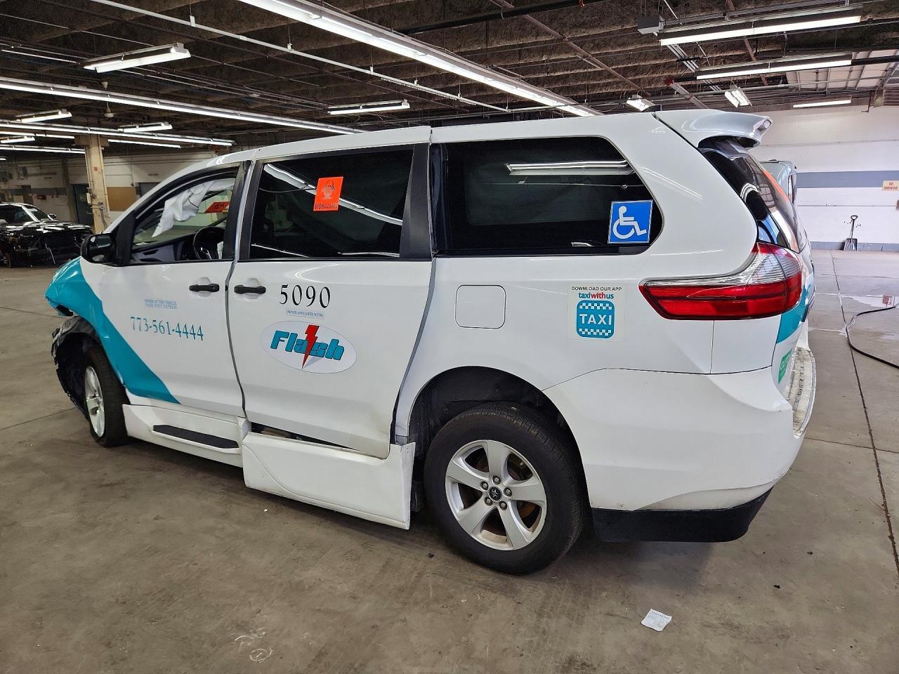 2020 Toyota Sienna L - Image 2