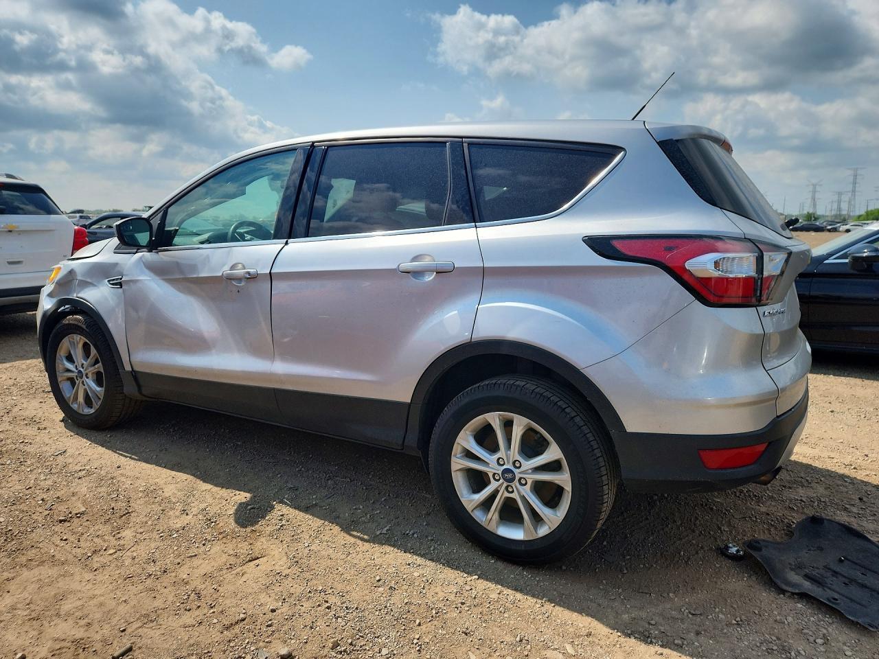 2017 Ford Escape Se - Фото 2