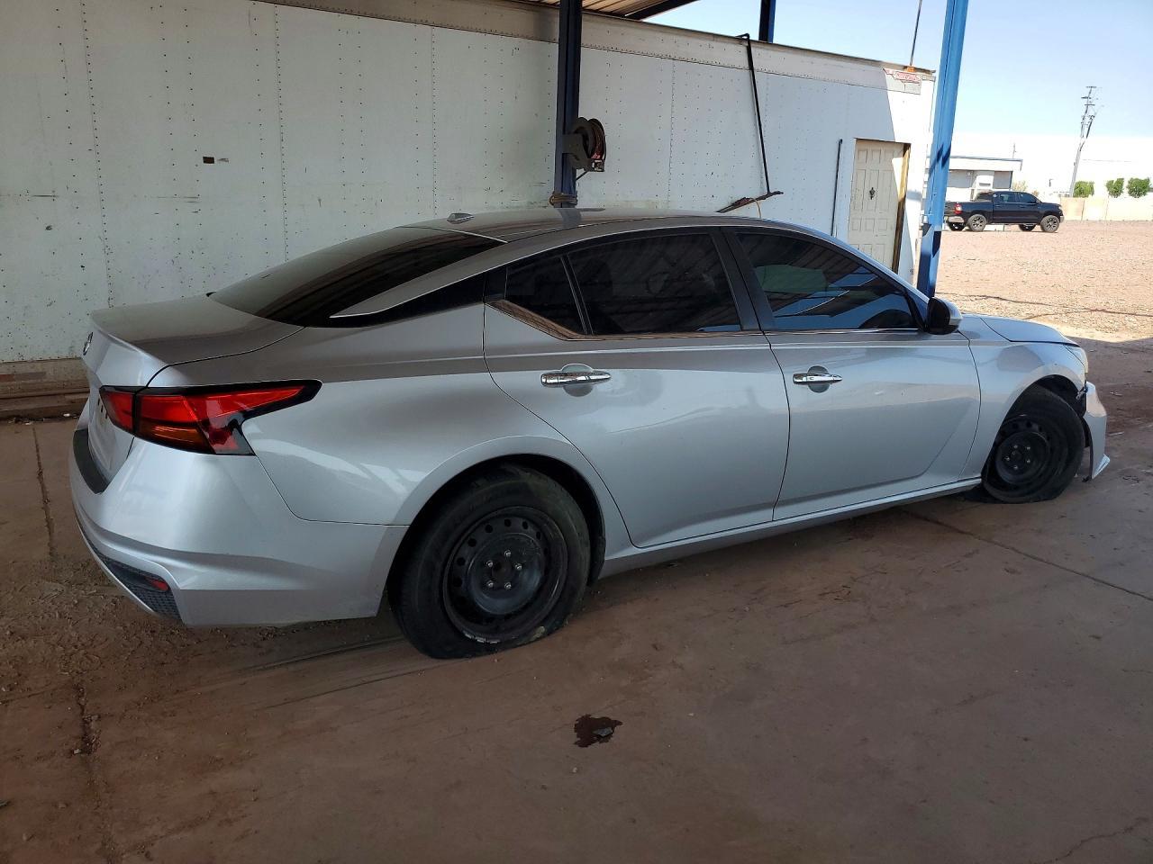2020 Nissan Altima S - Фото 3