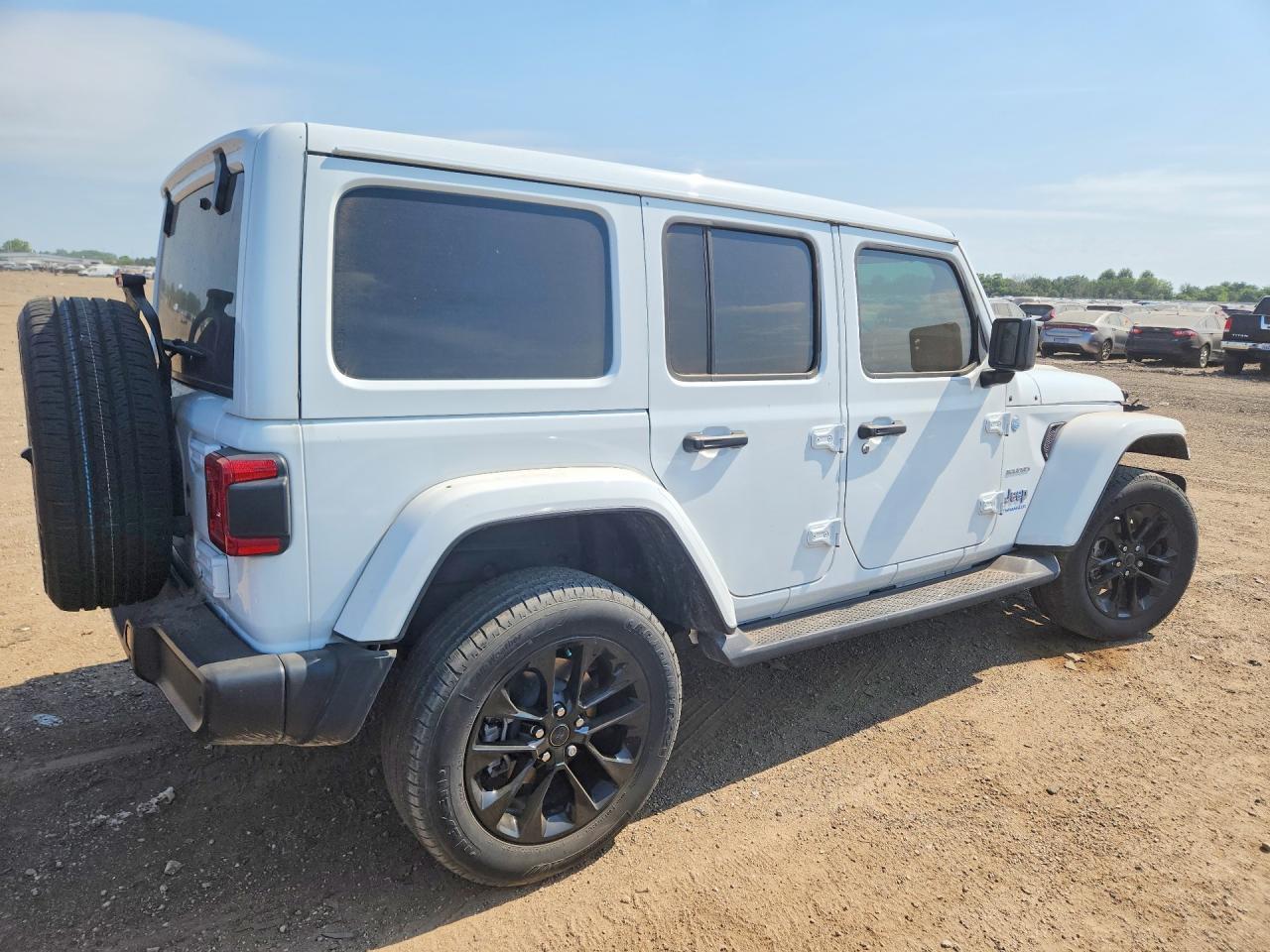 2024 Jeep Wrangler Sahara 4Xe - Фото 3