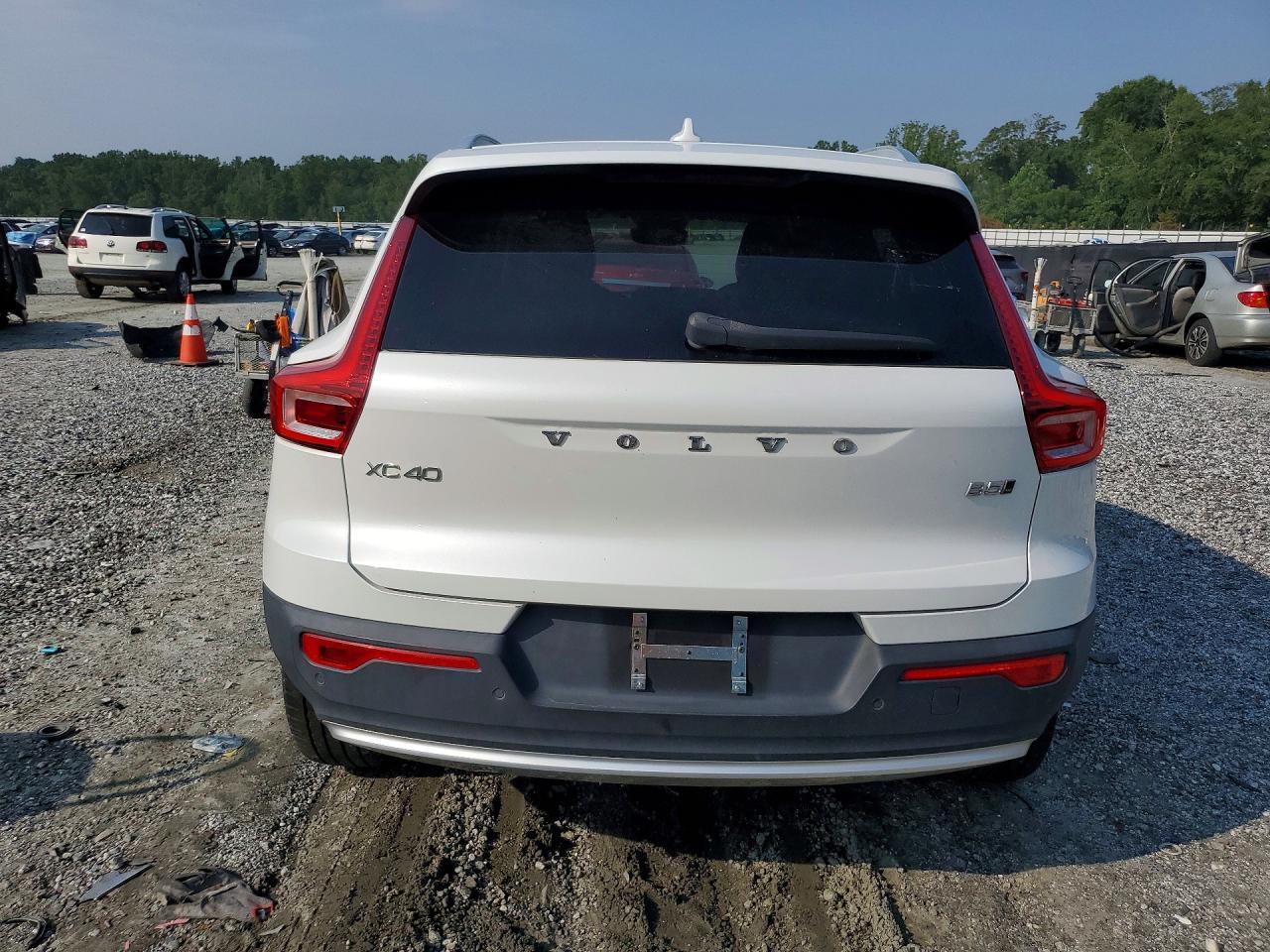 2023 Volvo Xc40 Core - Фото 6