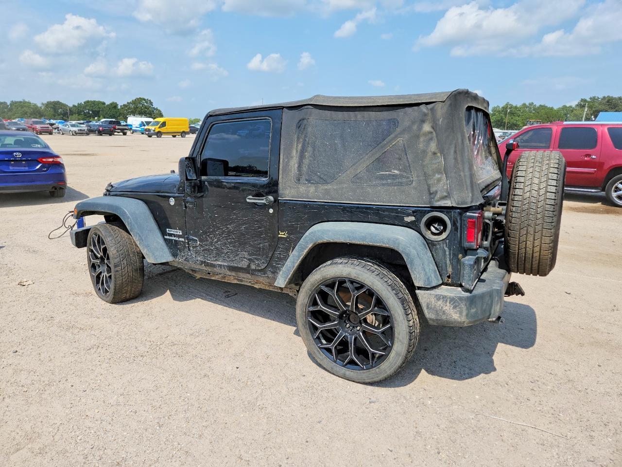 2013 Jeep Wrangler Sport - Фото 2