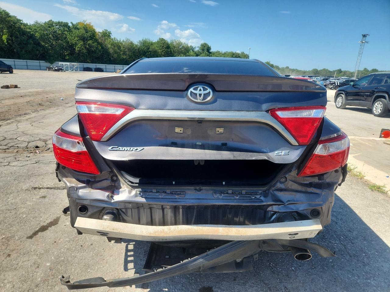 2016 Toyota Camry Se - Фото 6