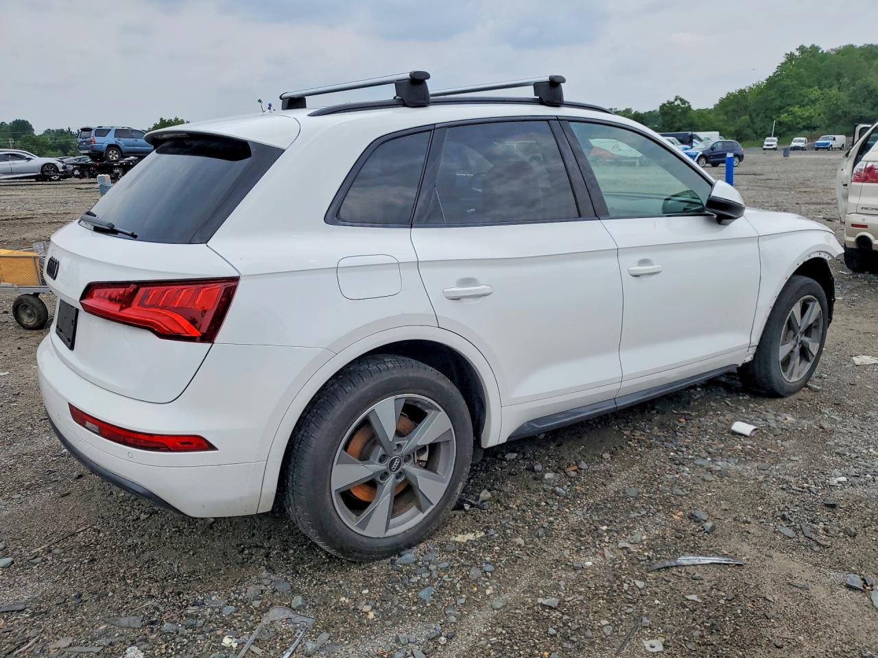 2020 Audi Q5 Premium - Image 3