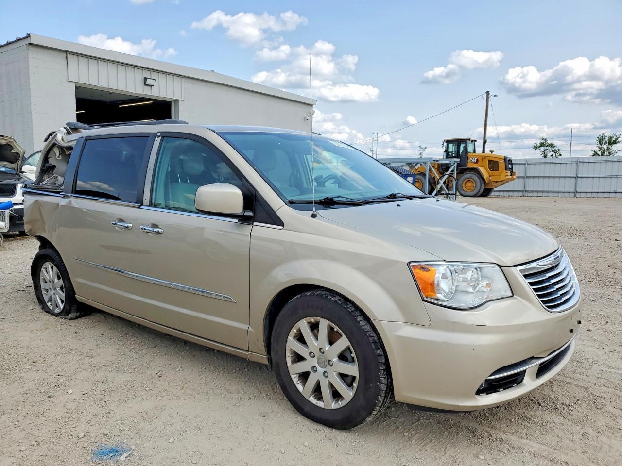 2016 Chrysler Town & Country Touring - Фото 4