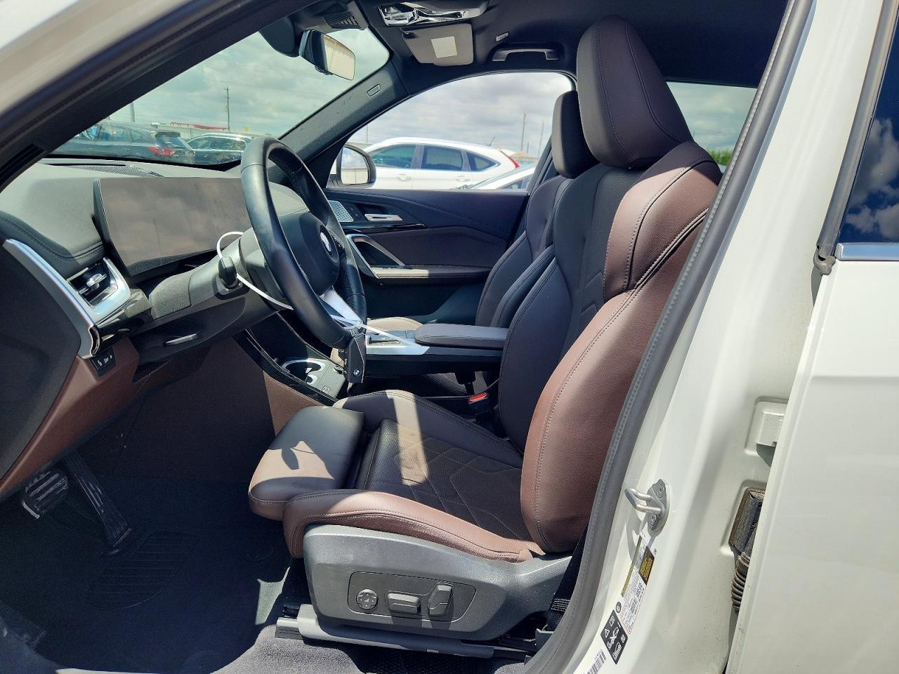2025 BMW X1 xDrive28I - Image 7