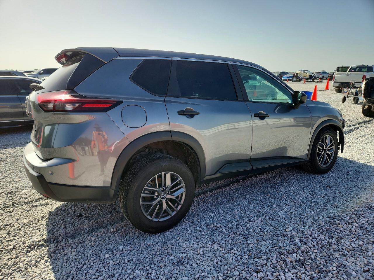 2024 Nissan Rogue S - Фото 3