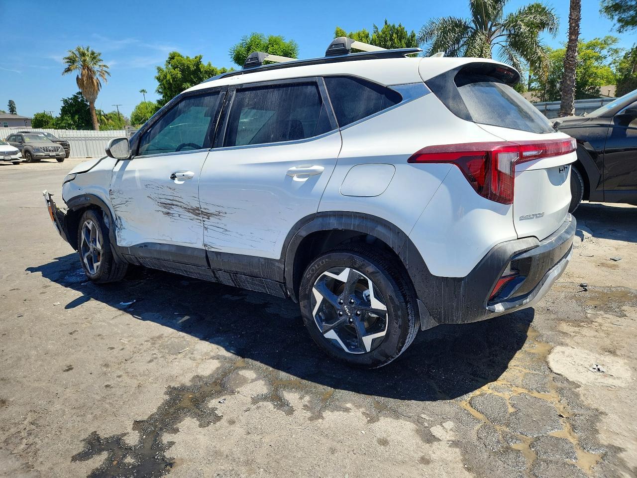 2025 Kia Seltos Ex - Image 2