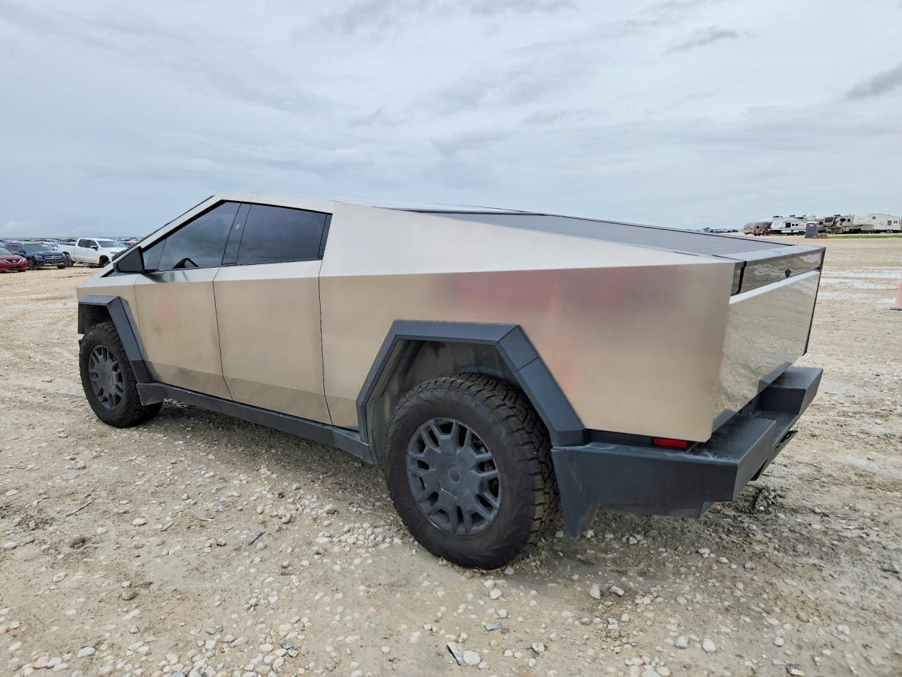 2024 Tesla Cybertruck - Фото 2
