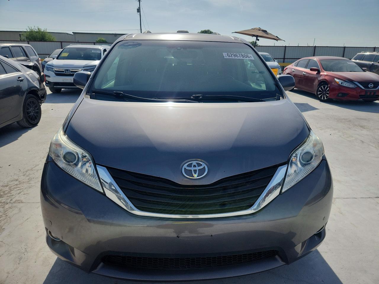 2011 Toyota Sienna Limited 7-Passenger - Image 5
