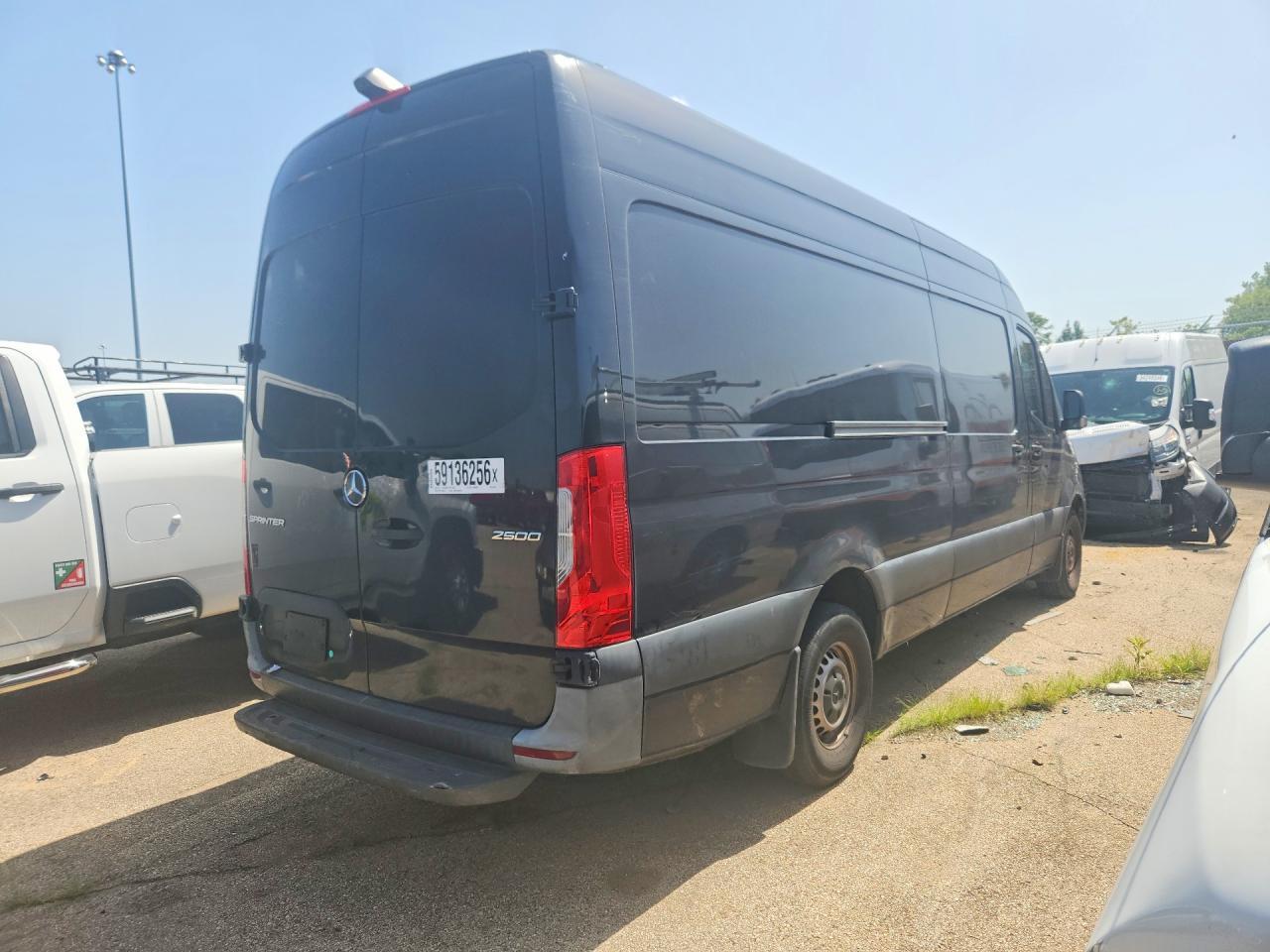 2022 Mercedes-Benz Sprinter 2500 - Фото 3