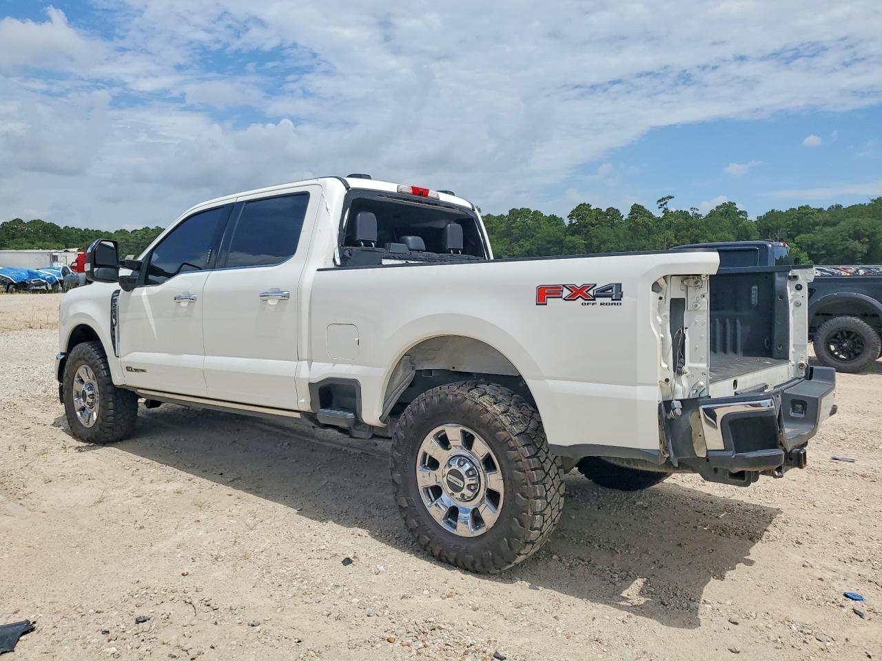2023 Ford F250 Super Duty - Фото 2