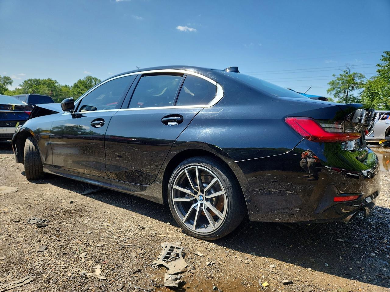 2020 BMW 330Xi - Image 2
