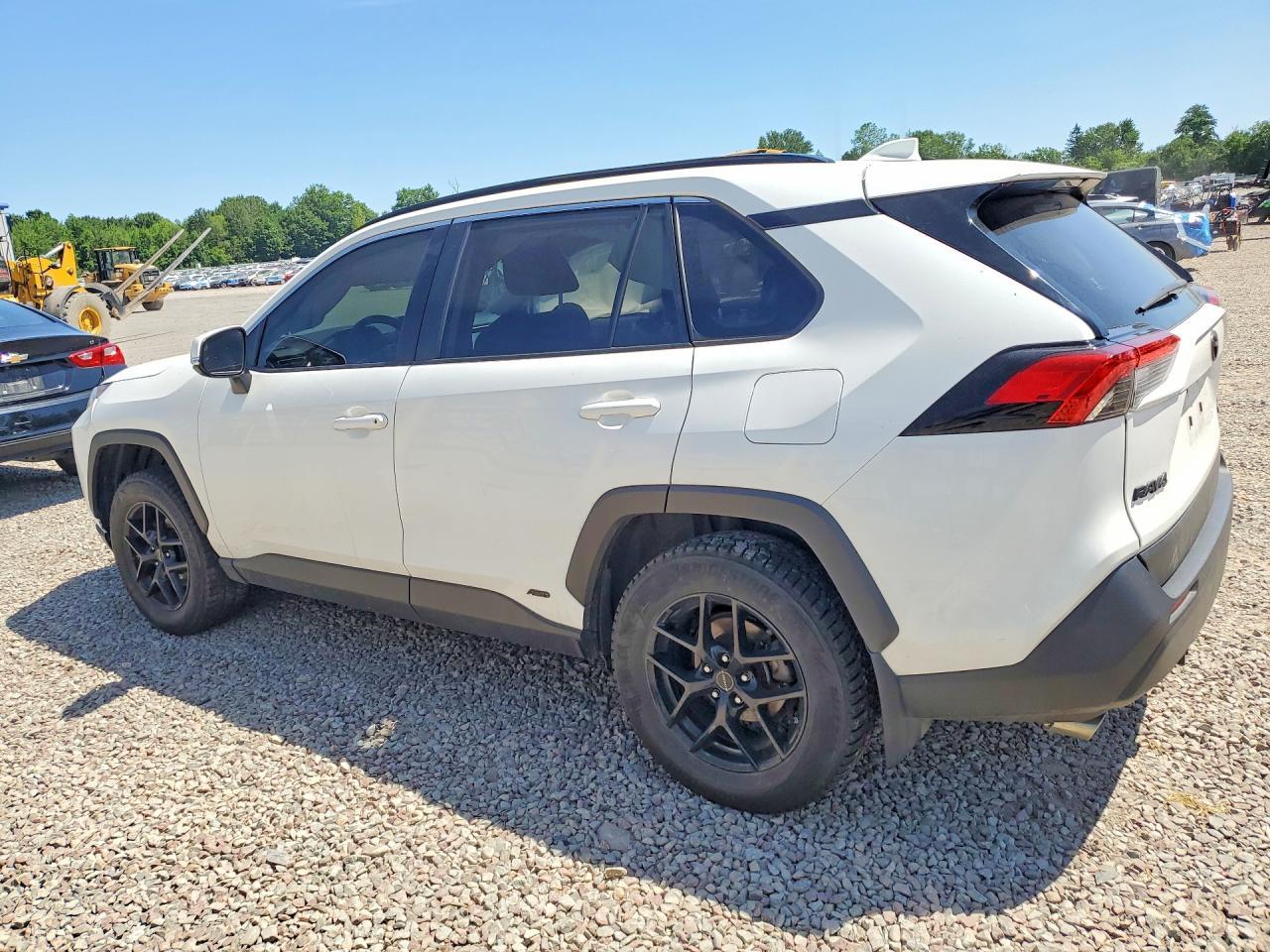 2023 Toyota Rav4 Le - Image 2