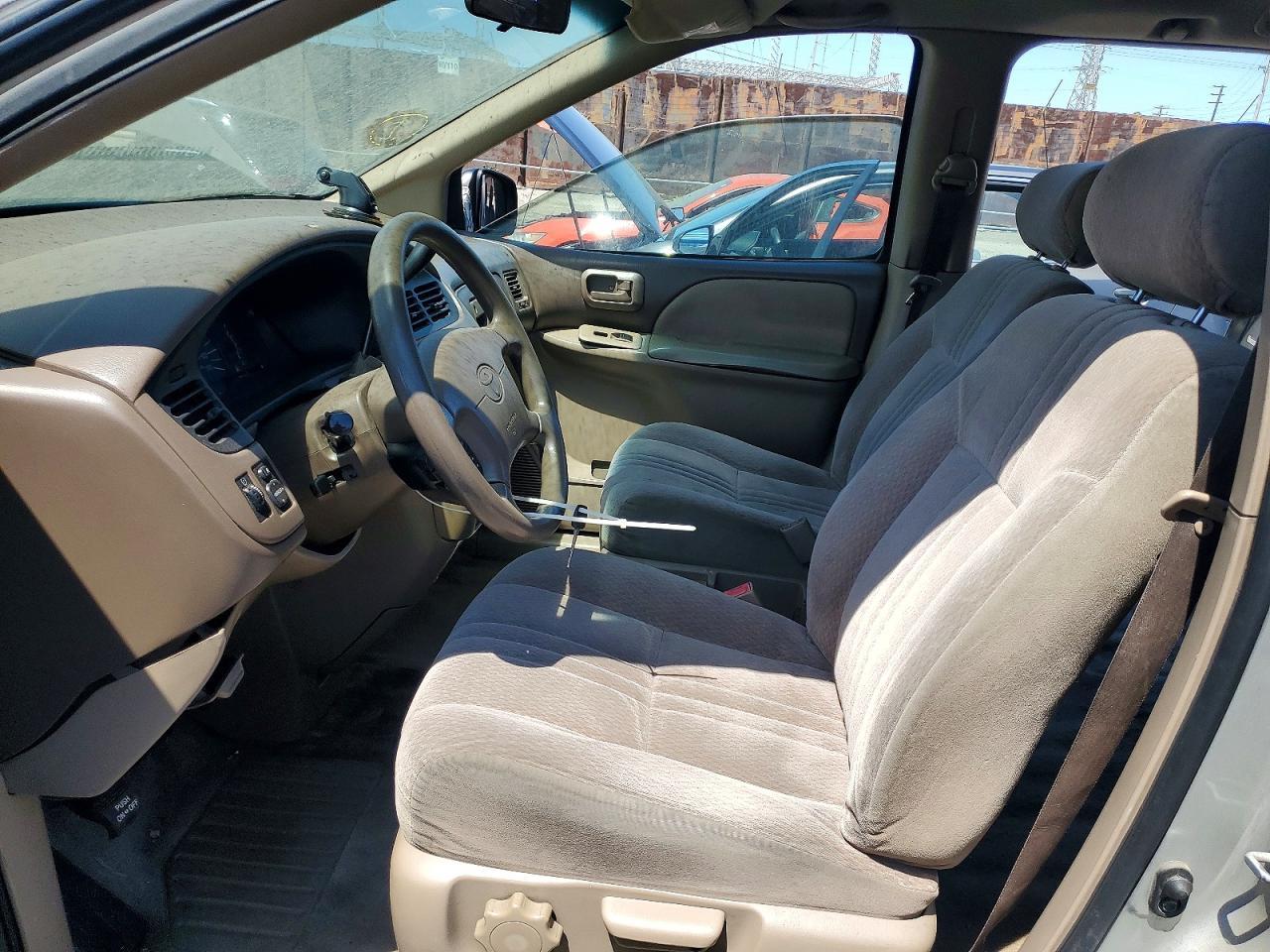 2001 Toyota Sienna Ce - Фото 7