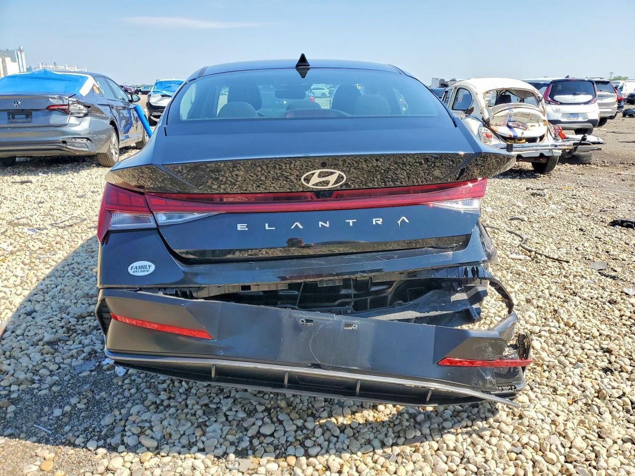 2025 Hyundai Elantra Sel - Image 6