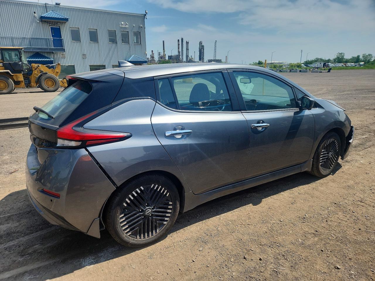 2023 Nissan Leaf Sv - Image 3