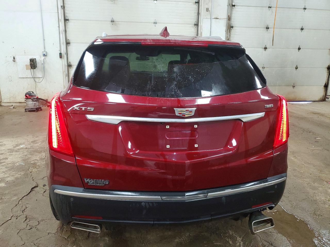 2017 Cadillac Xt5 Luxury - Image 6