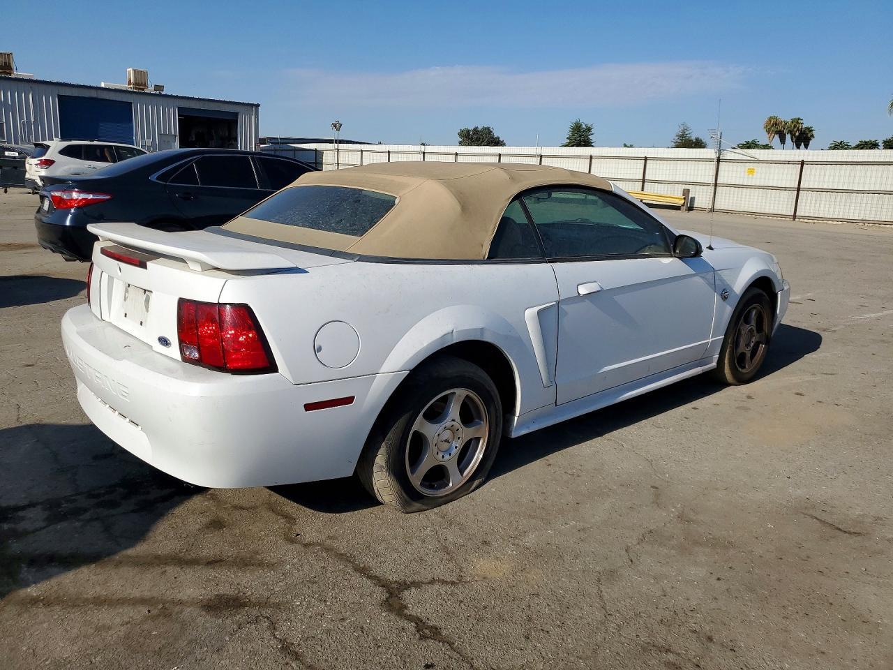 2004 Ford Mustang - Image 3