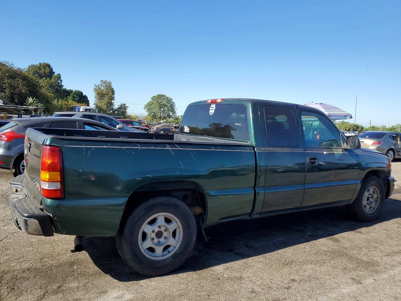 2003 GMC New Sierra C1500 - Image 3