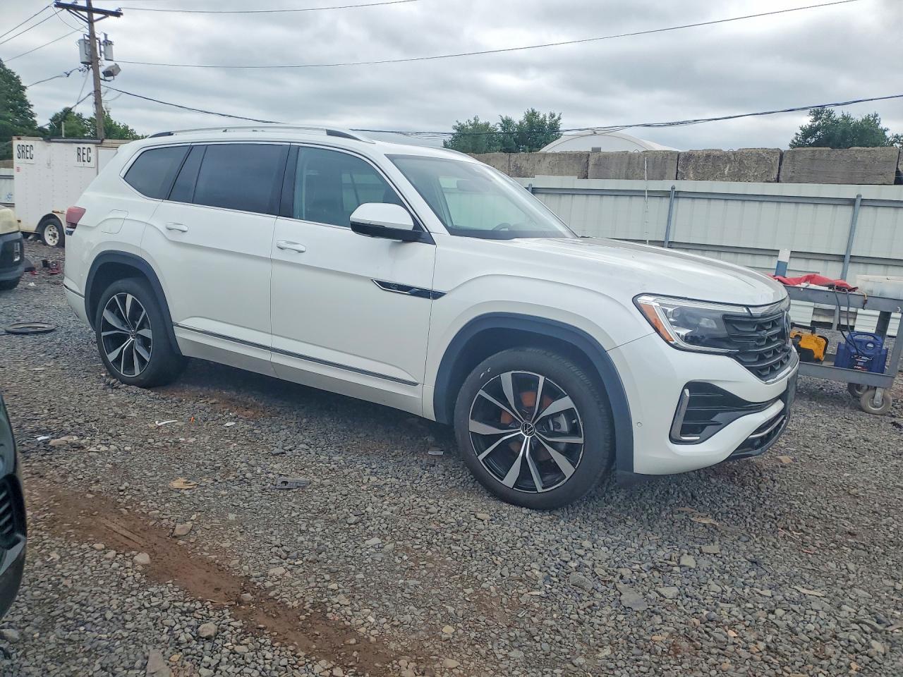 2024 Volkswagen Atlas Sel Premium R-Line - Image 4