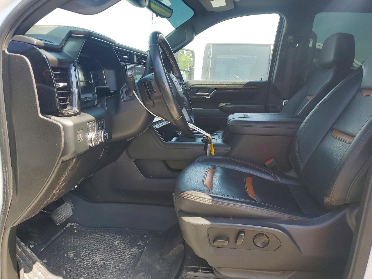 2024 GMC Sierra K2500 At4 - Image 7