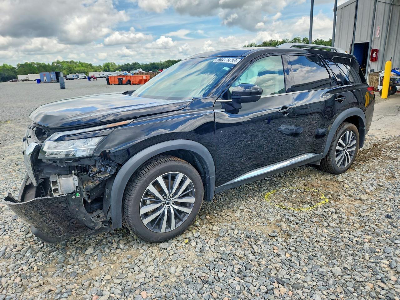 2022 Nissan Pathfinder Platinum