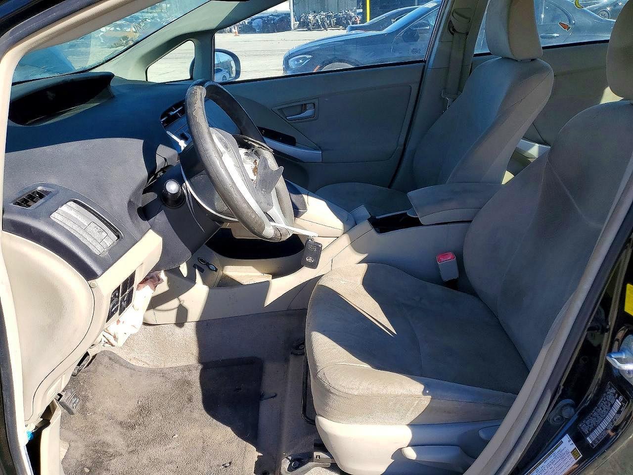 2011 Toyota Prius Three - Фото 7