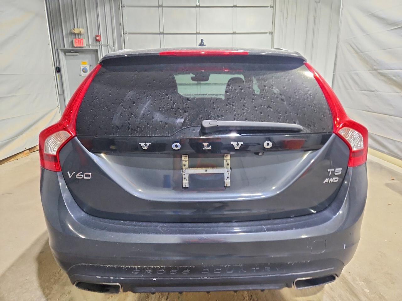 2015 Volvo V60 Cross Country Premier - Фото 6