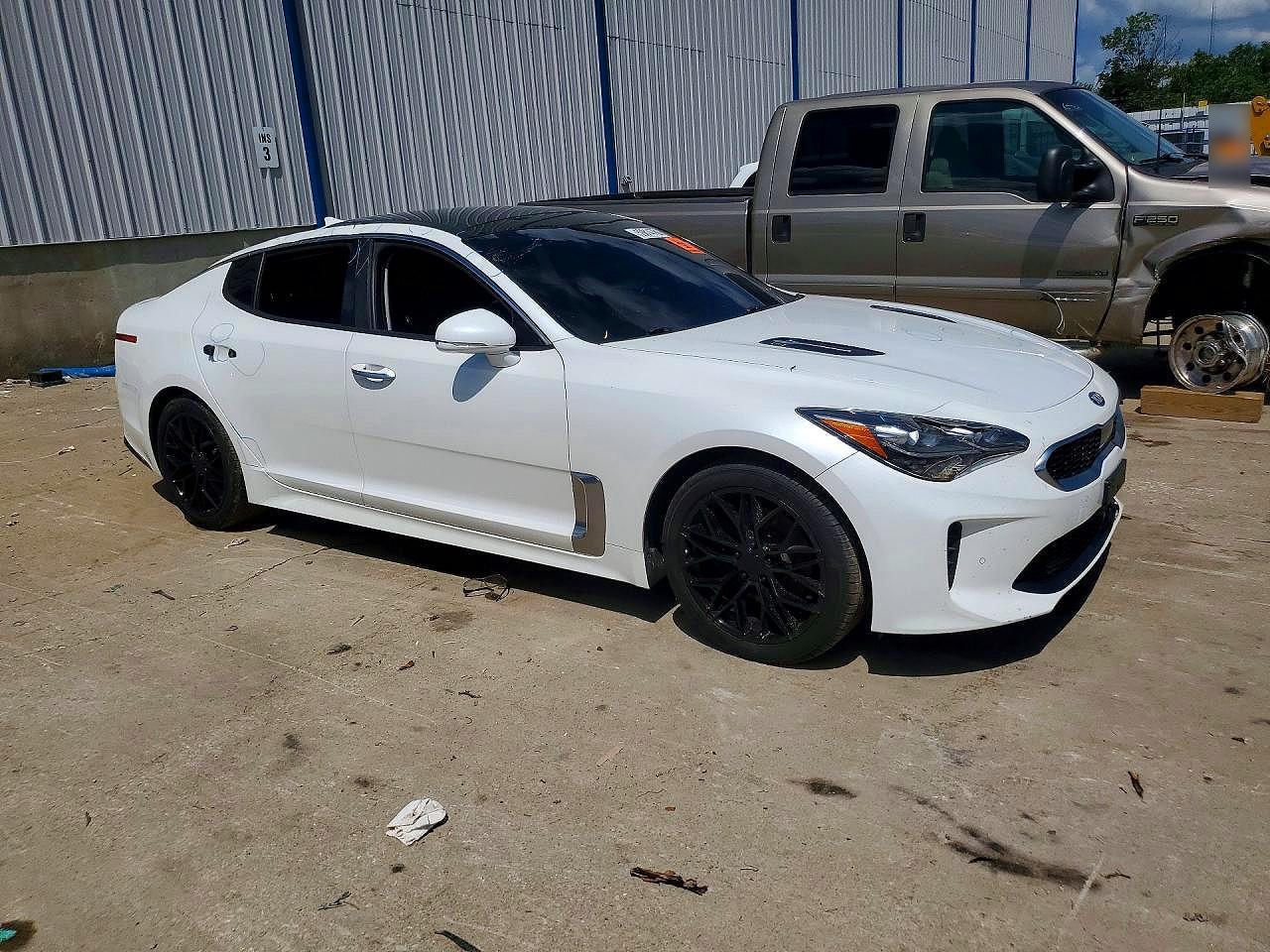 2019 Kia Stinger Premium - Image 4