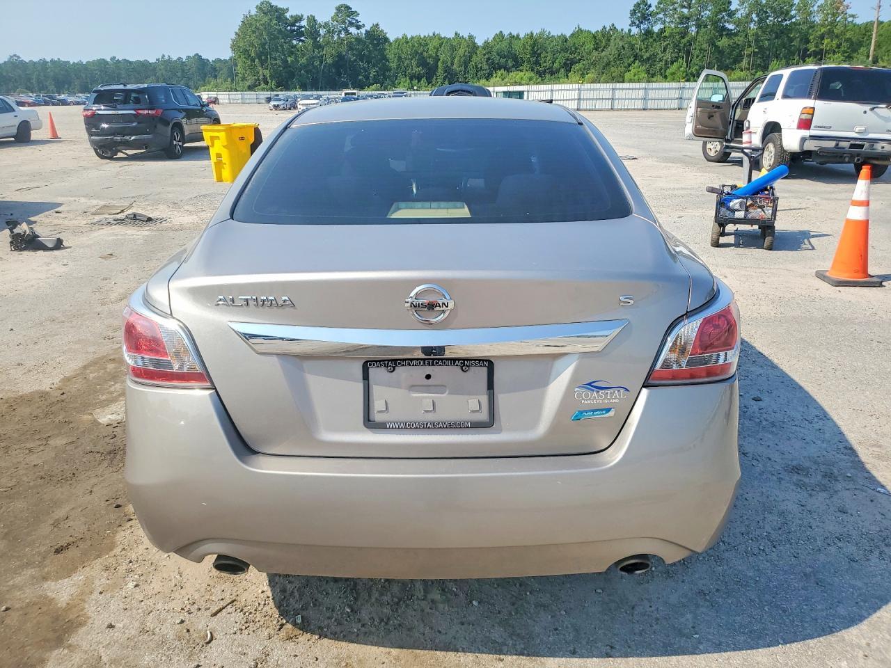 2014 Nissan Altima 2.5 S - Image 6