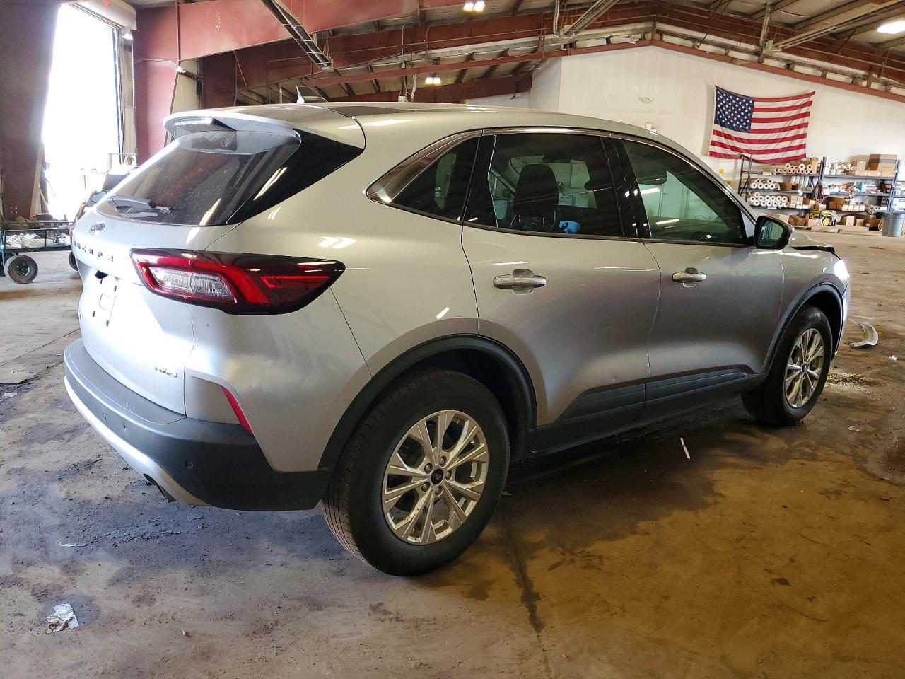 2023 Ford Escape Active - Image 3