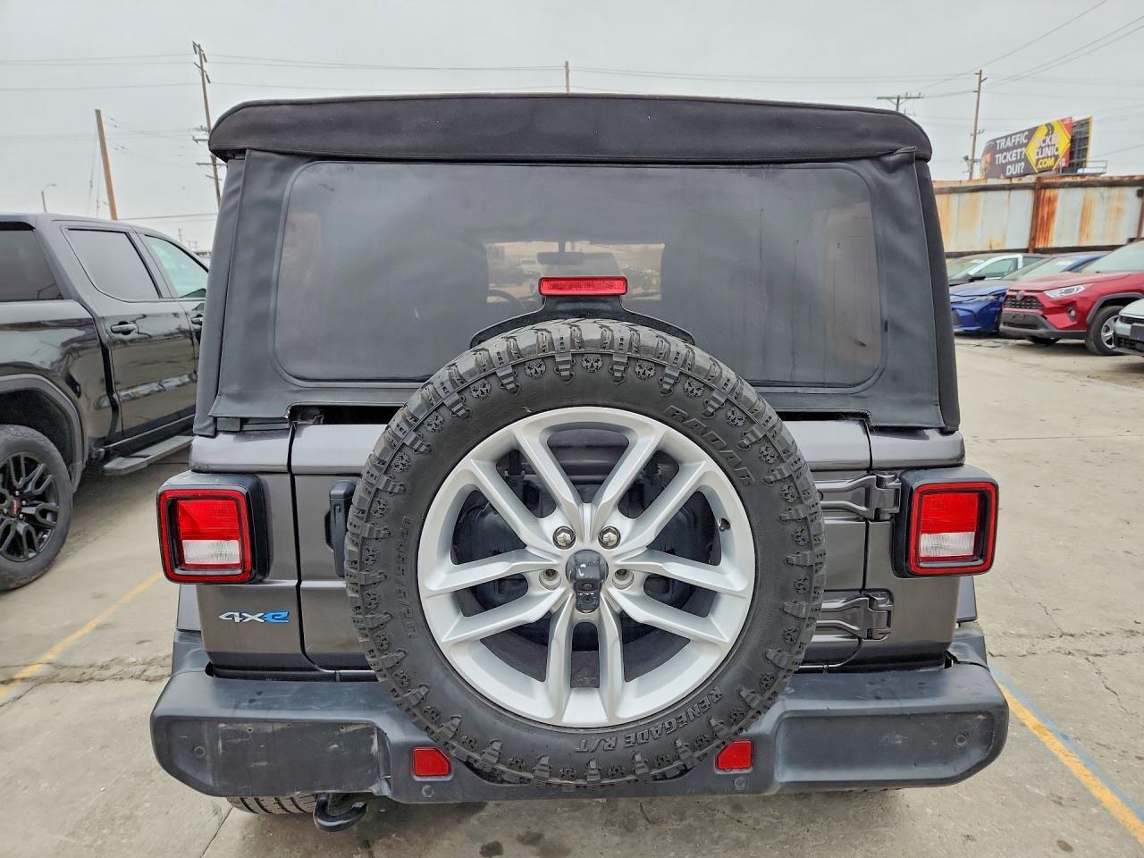 2021 Jeep Wrangler Unlimited Sahara 4Xe - Фото 6