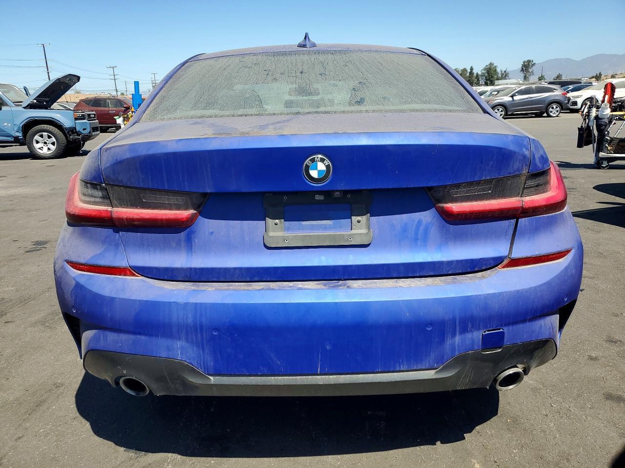 2020 BMW 330I - Фото 6