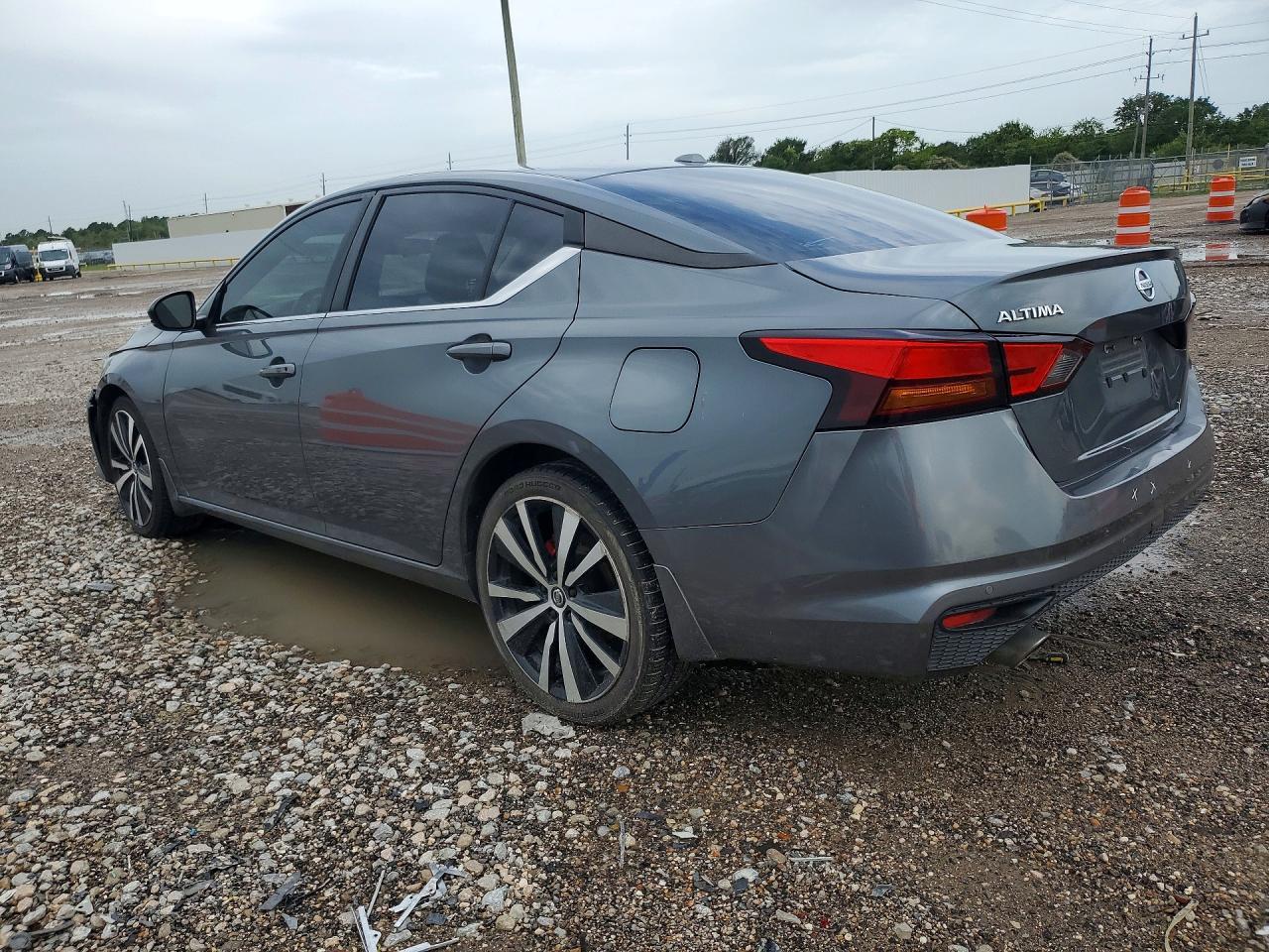 2020 Nissan Altima Sr - Image 2