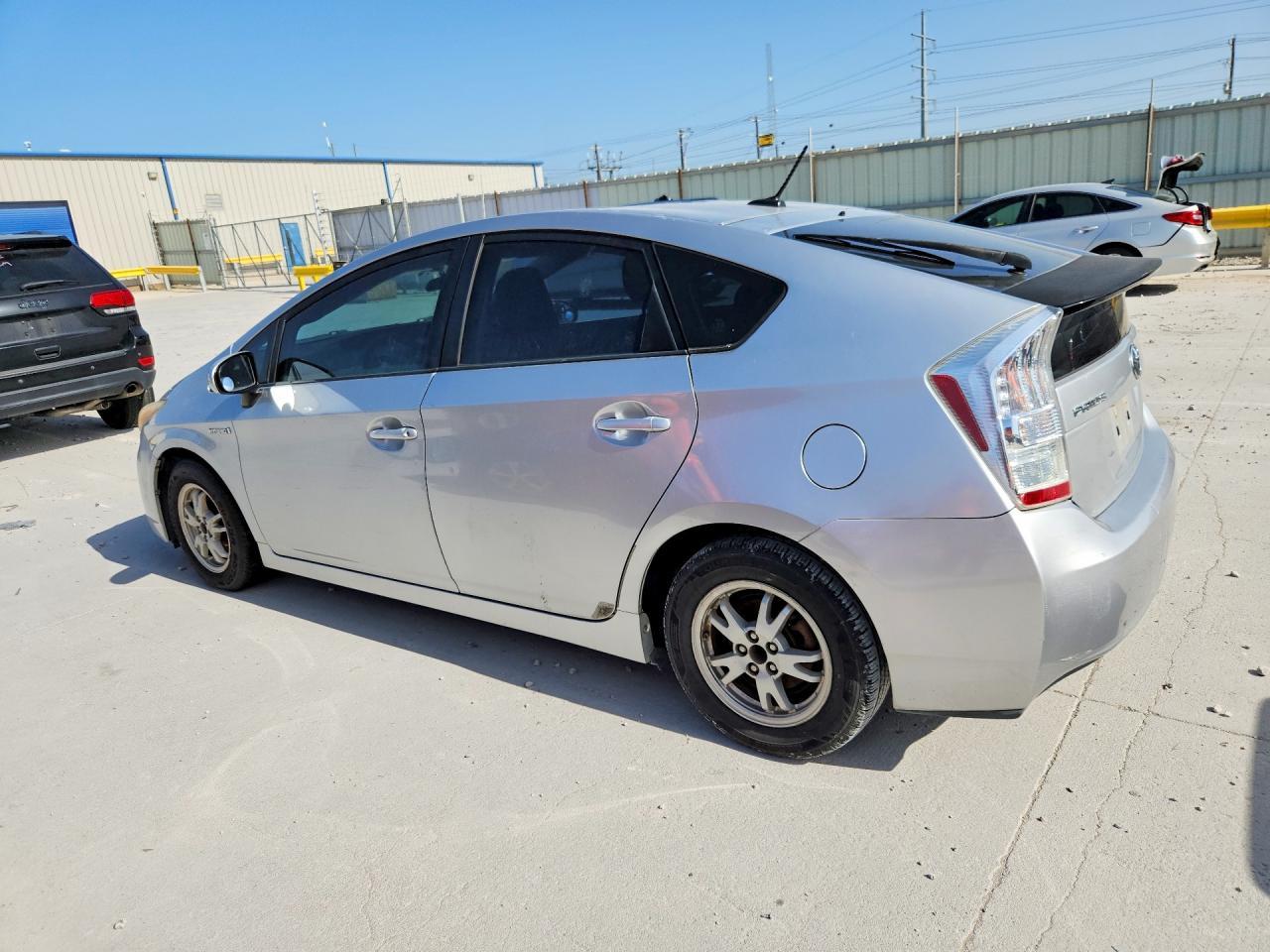 2010 Toyota Prius Iii - Фото 2