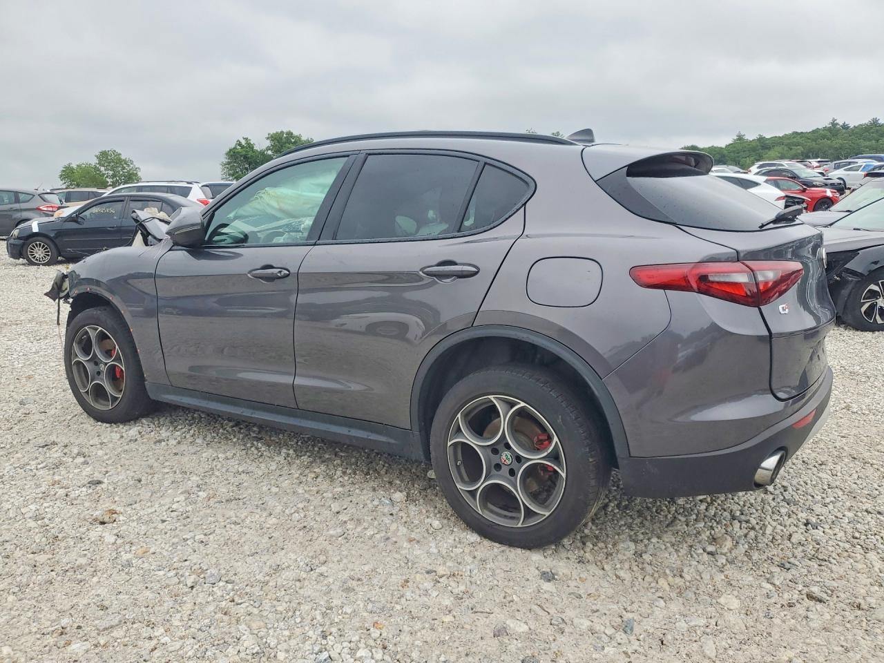 2018 Alfa Romeo Stelvio Sport - Image 2