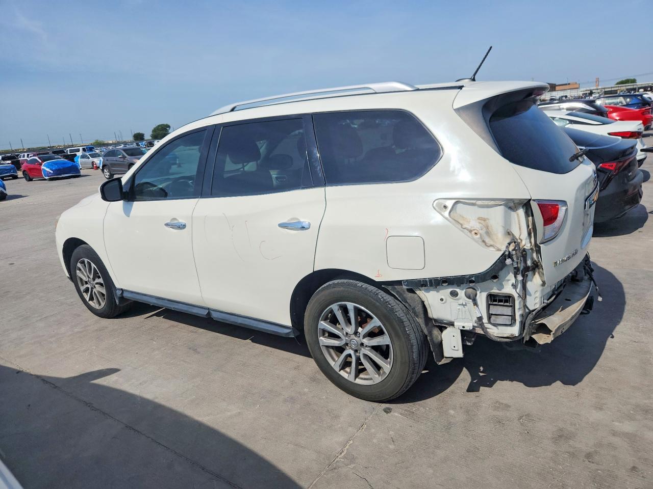 2016 Nissan Pathfinder Sv - Фото 2