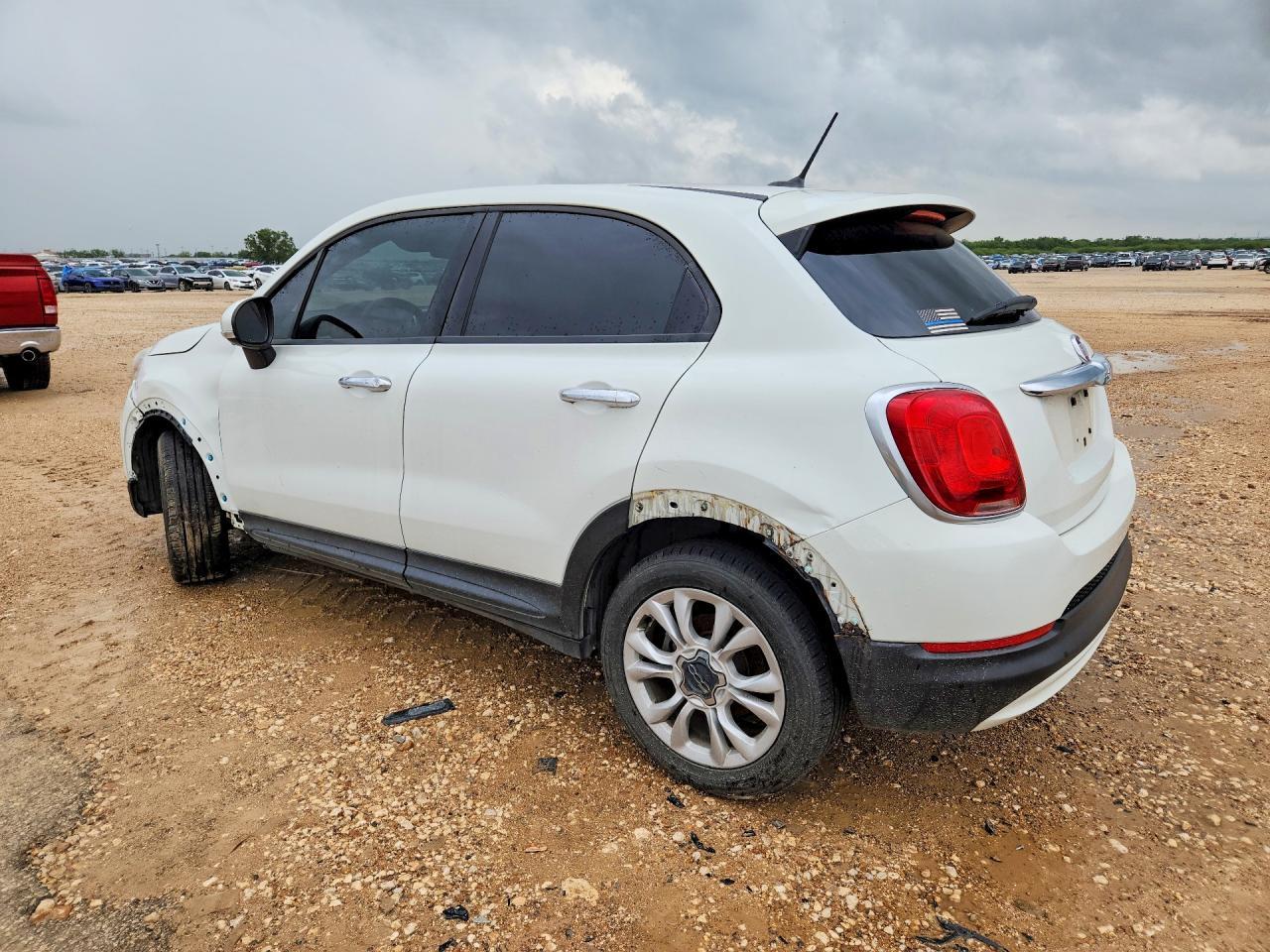 2016 Fiat 500X Easy - Image 2