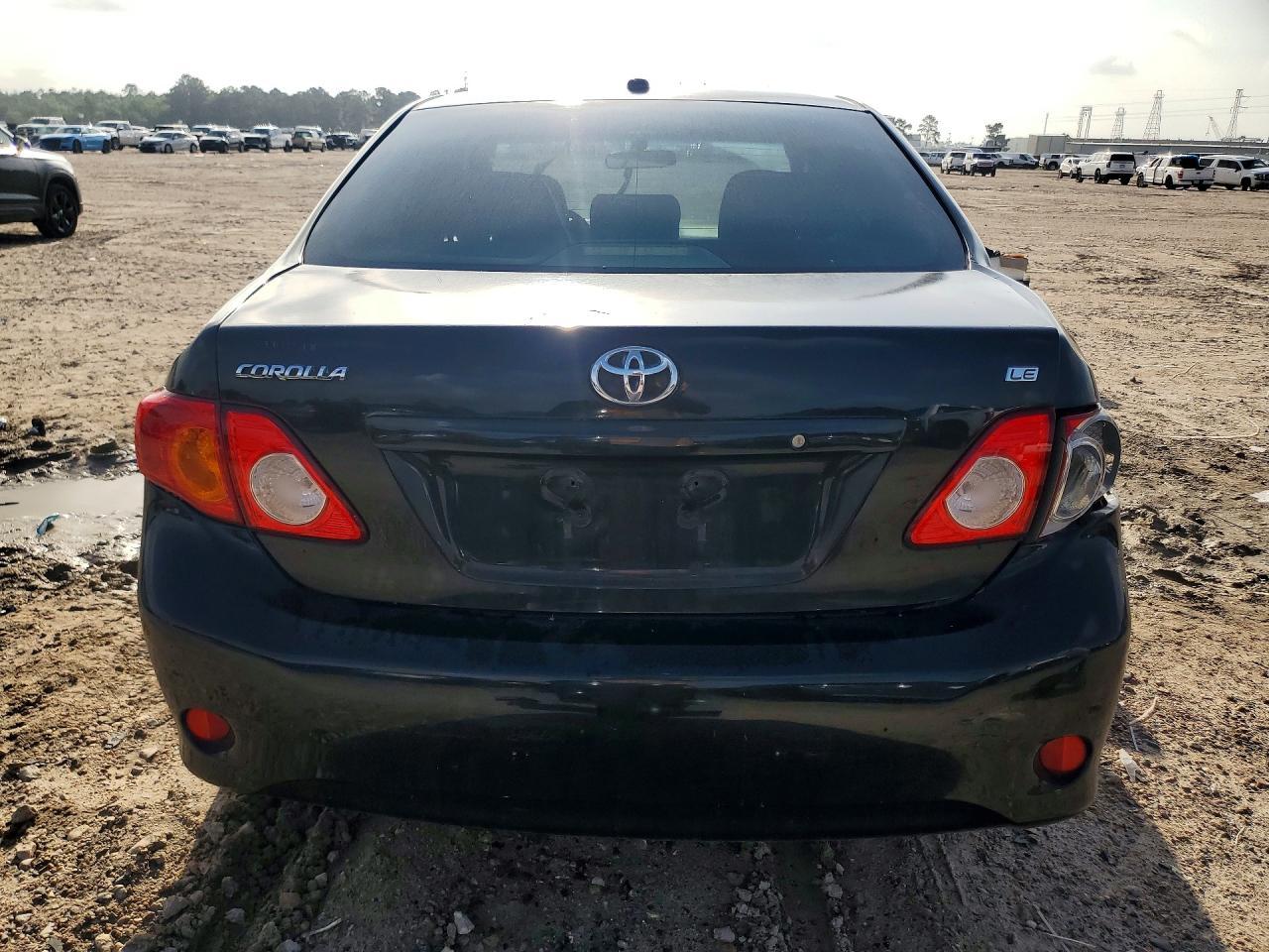 2010 Toyota Corolla Le - Фото 6