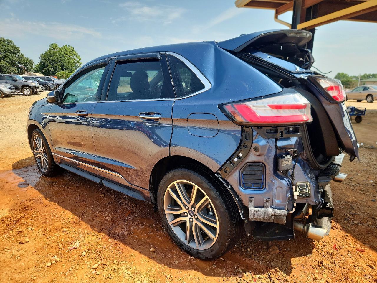 2019 Ford Edge Titanium - Image 2