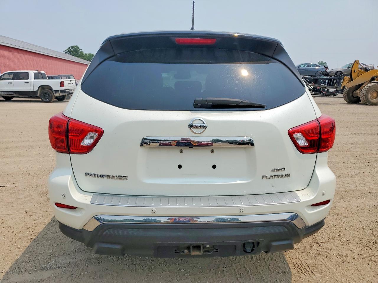 2017 Nissan Pathfinder S - Image 6