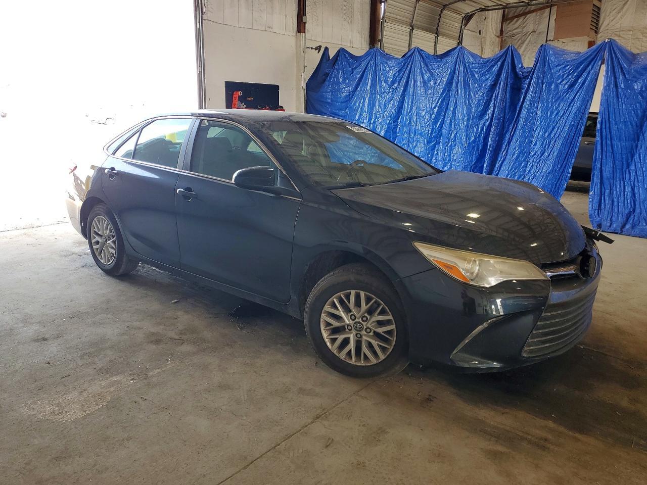 2017 Toyota Camry Le - Image 4