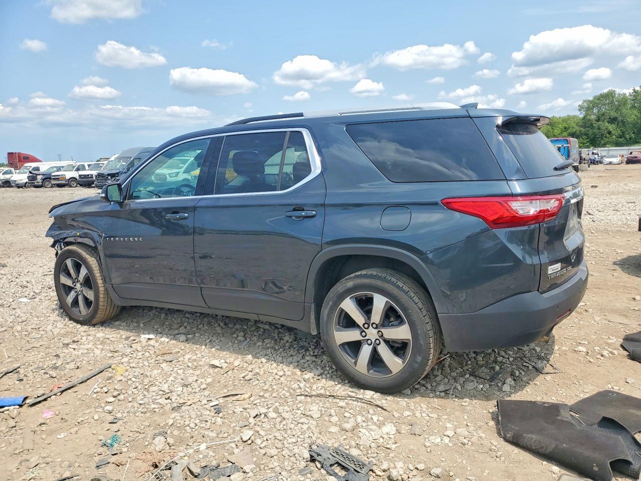 2018 Chevrolet Traverse Lt - Фото 2