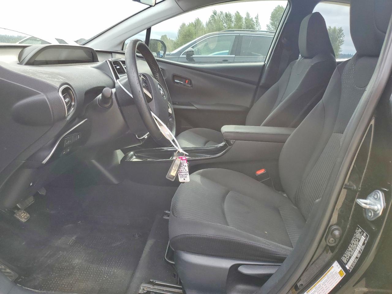 2016 Toyota Prius Three - Image 7