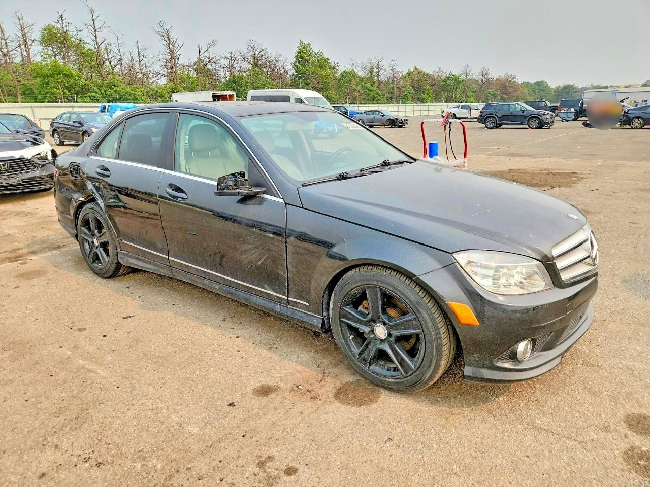 2010 Mercedes-Benz C 300 4Matic - Фото 4