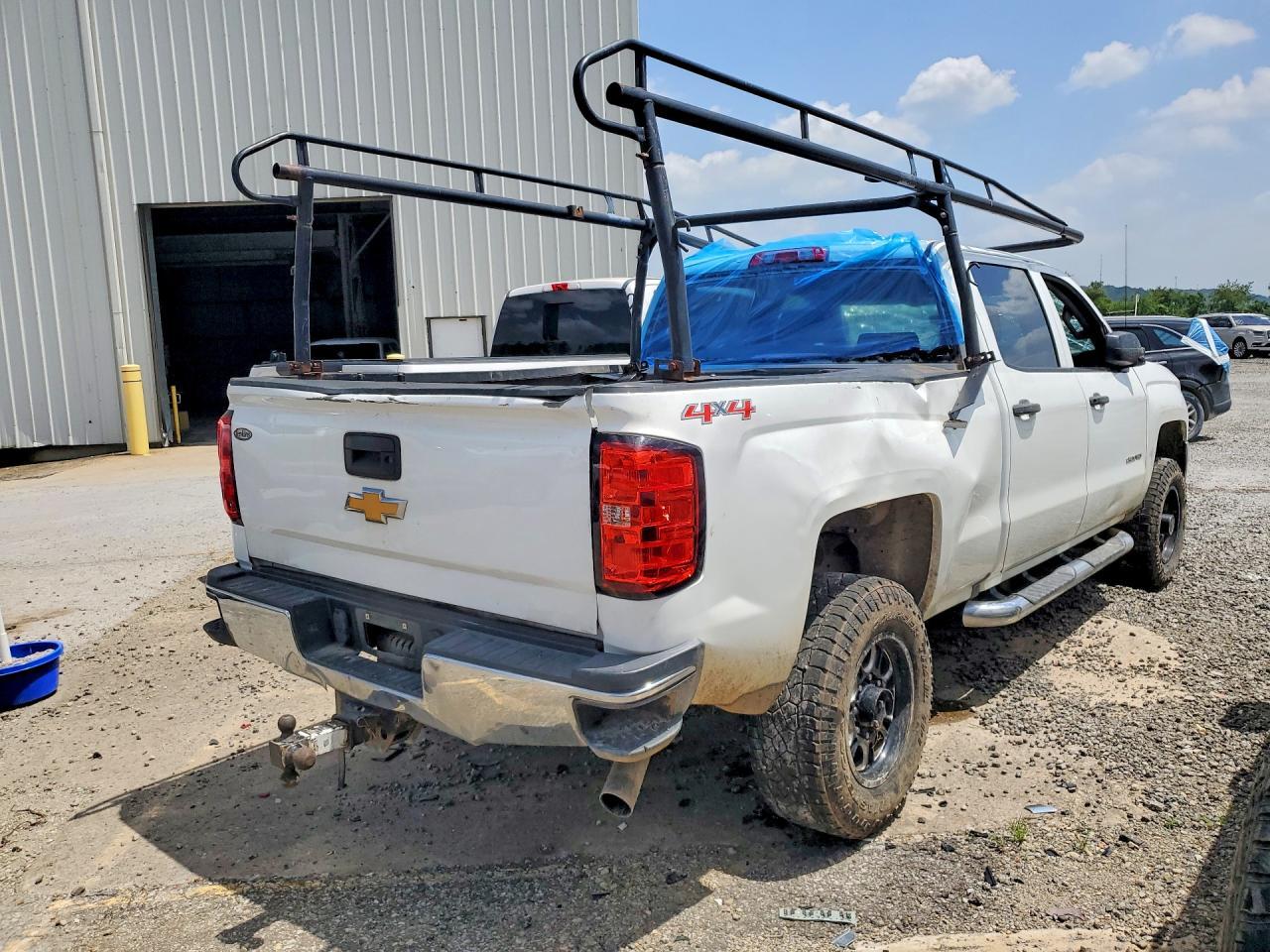 2016 Chevrolet Silverado K2500 Heavy Duty - Фото 3