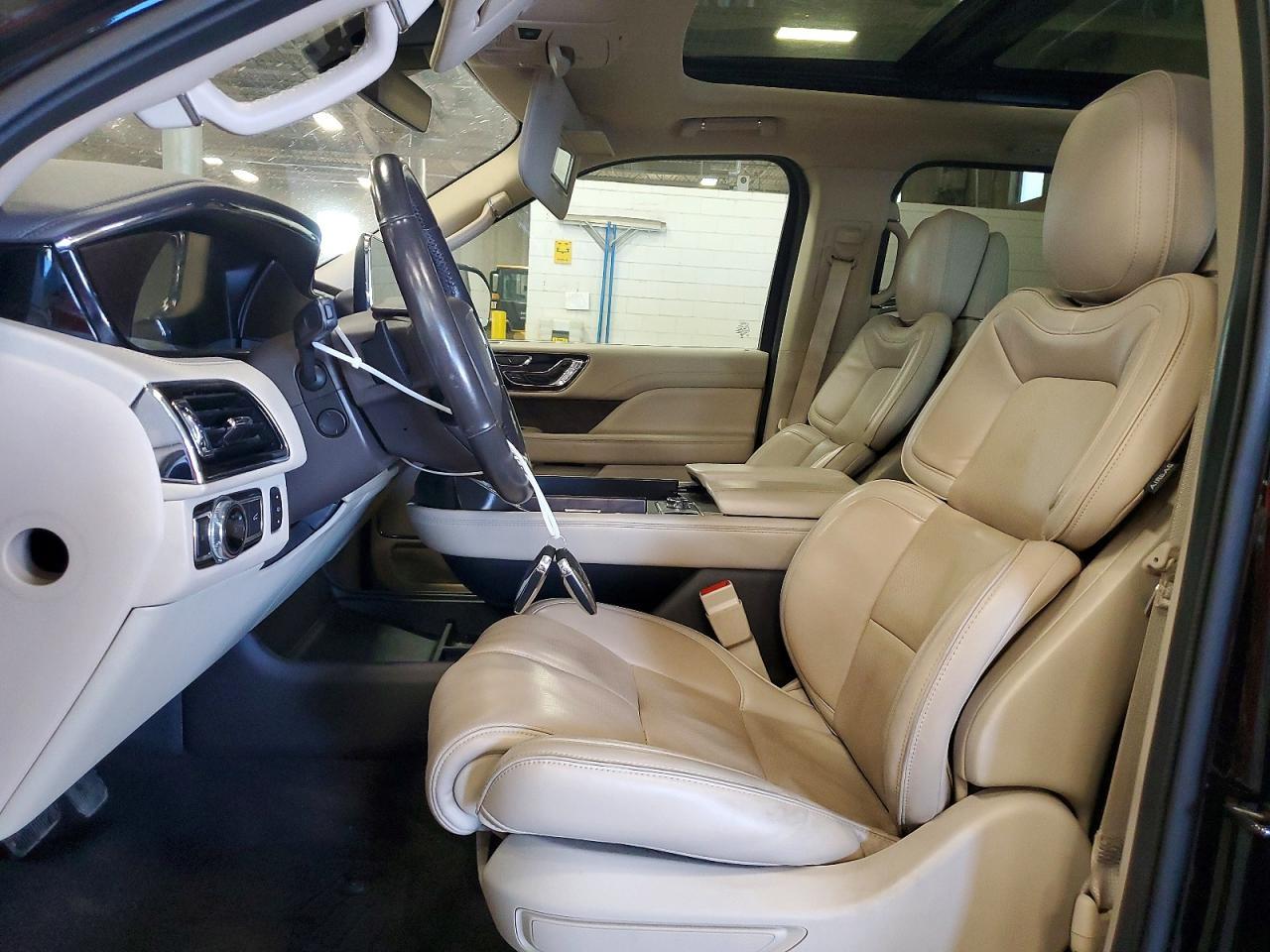 2019 Lincoln Navigator Reserve - Image 7