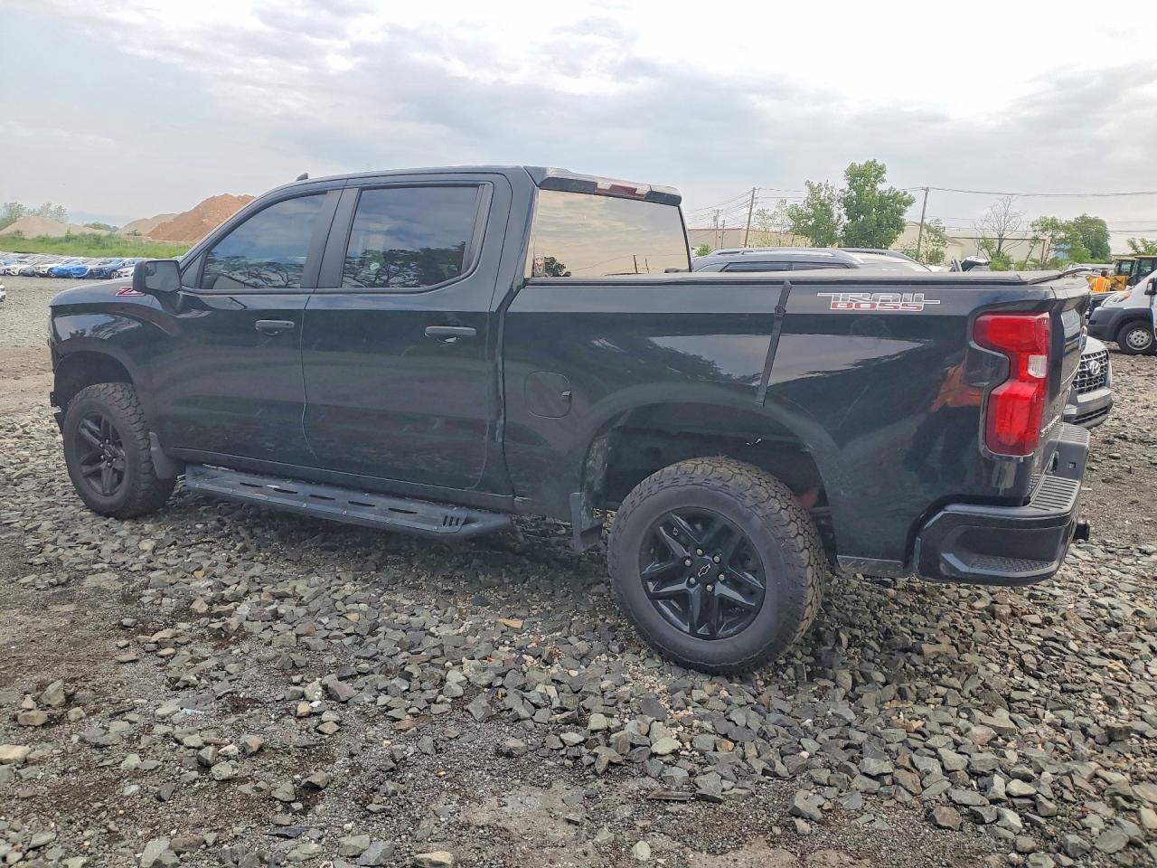2023 Chevrolet Silverado K1500 Trail Boss Custom - Image 2